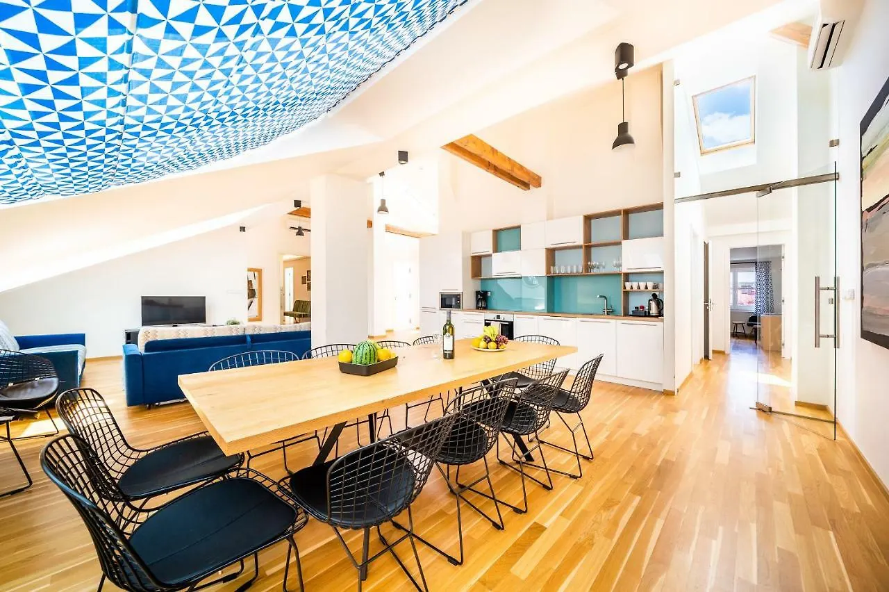 5Br+3.5Bt Wilson Central Apt. براغ