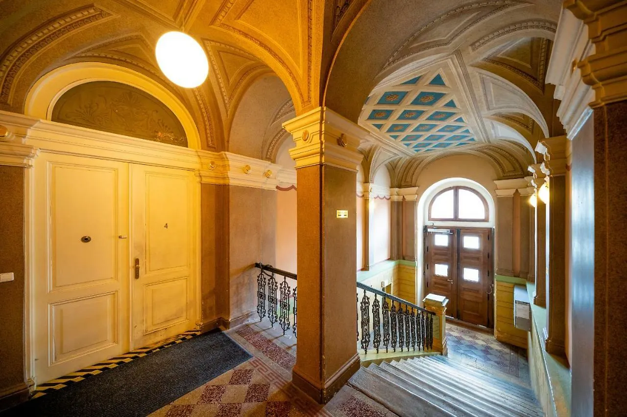 5Br+3.5Bt Wilson Central Apt. براغ